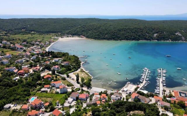 Ivans - With Parking - A1