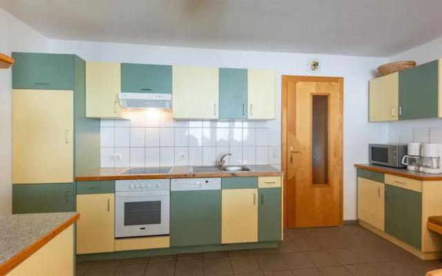 Large Apartment With a Large Balcony in Kappl
