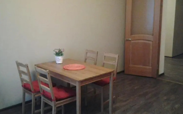 На Володарского