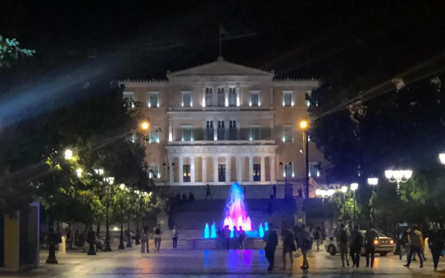 Acropolis area 5 minutes to the Museum and metro