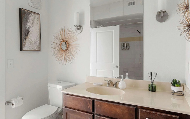 Dallashaus Near Galleria Medical City