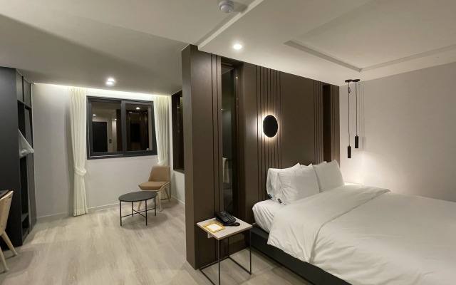 Button Hotel
