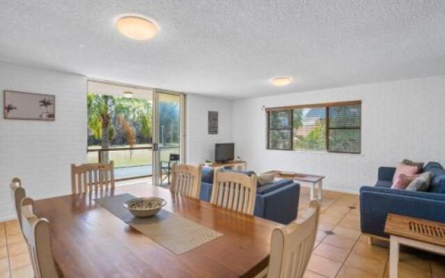 2/56 Lawson Street@Clarkes Beach