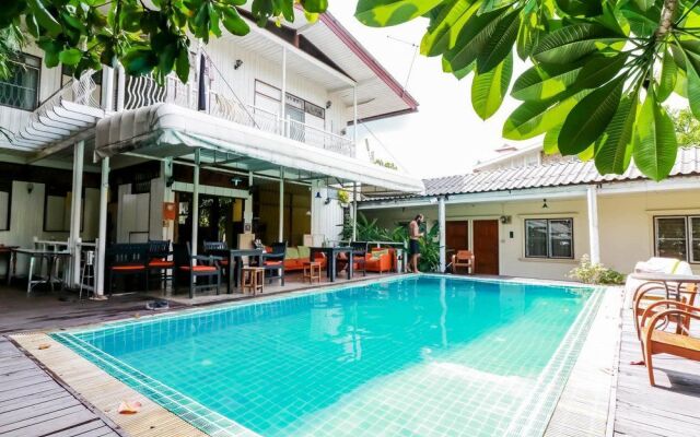Nida Rooms Phra Sing Soi 2 Bazaar