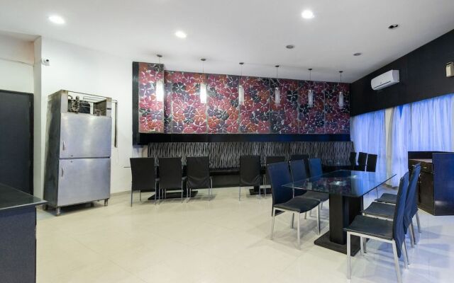 Collection O 47553 Oriental Residency