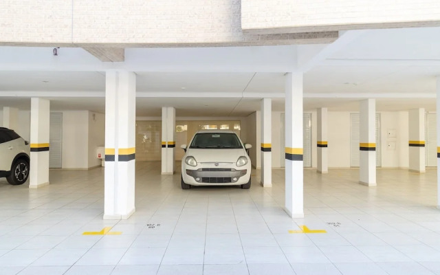 Apart w/ Barbecue in Condominium With Pool Bri0102