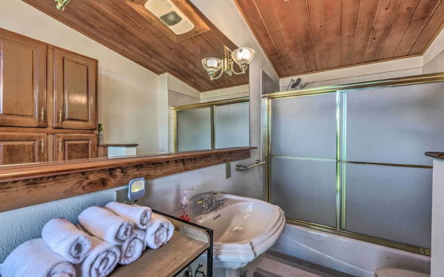 Hot Tub, Game Room & Sauna: Ruidoso Hideaway!