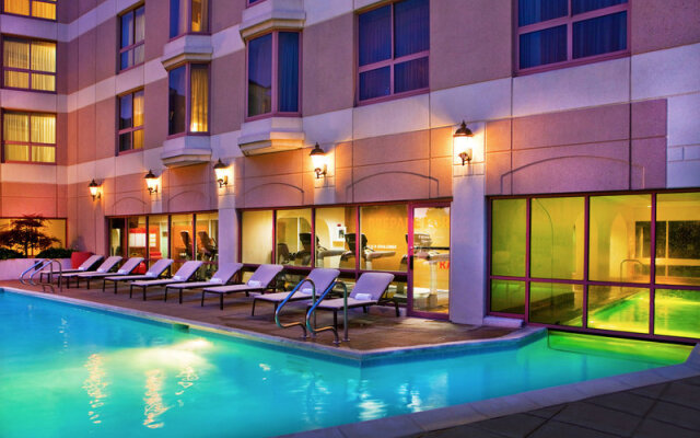 Hilton Kansas City Country Club Plaza