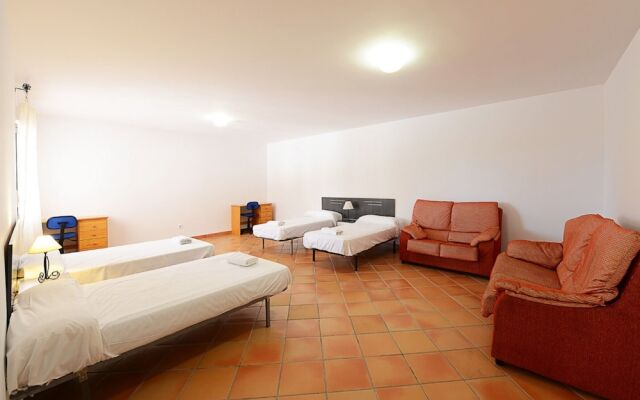 Villa - 4 Bedrooms with Pool, WiFi and Sea views - 104970