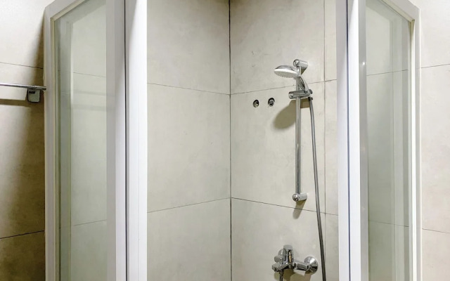 Homey And Cozy Living Studio Pollux Chadstone Apartment