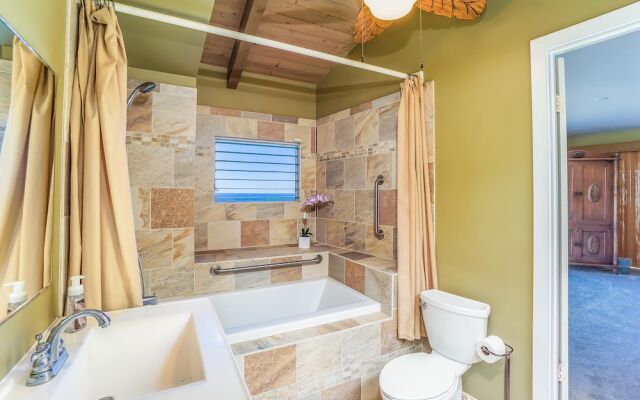 Hale Huna Kai Oceanfront by RedAwning