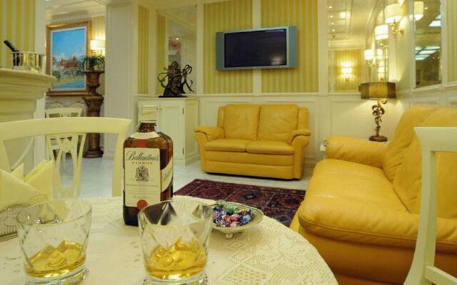 Daniel's Hotel