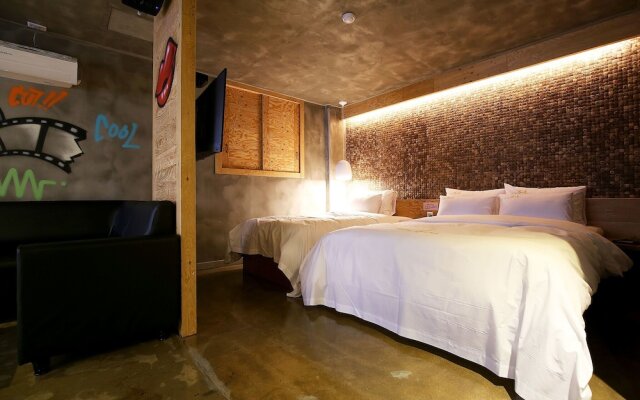 Cheongju Hotel SoL