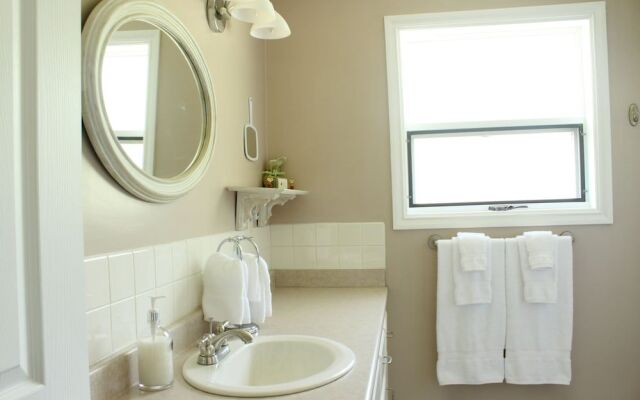 Valley Hideaway Guest House