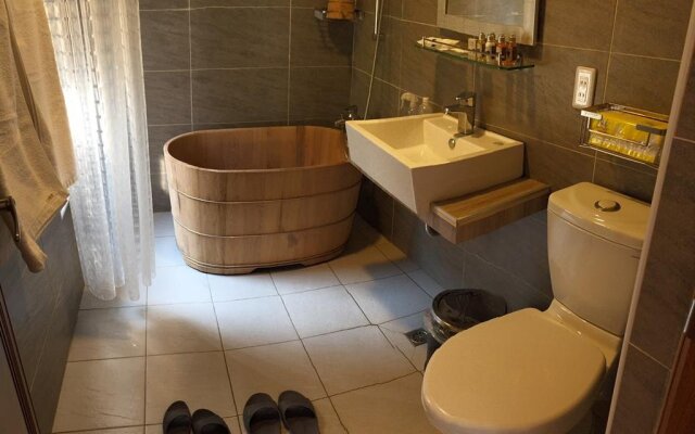 Cozy Cozy Hostel