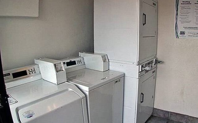 Motel 6 - Newark