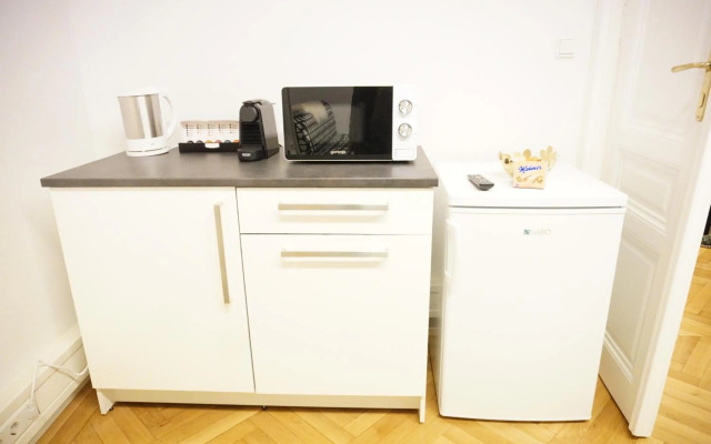 Urban City Apartment - Contactless Check-In