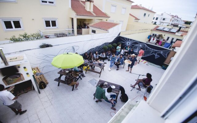 Pineapple Surf House - Hostel