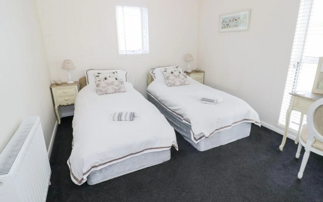 Number 10 Lime Lodge