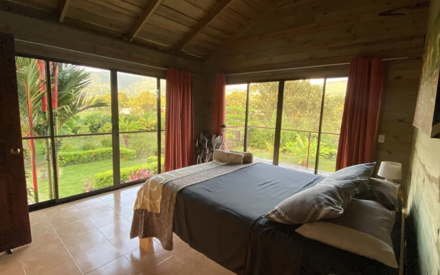 Uvita Oasis Retreat with Villa Cabins and Apartment