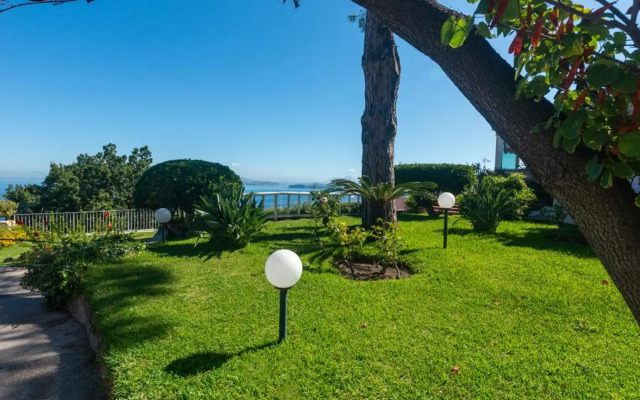 Hotel Villa Ireos