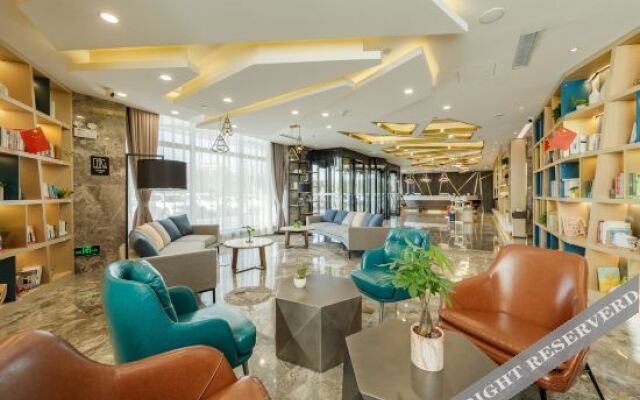 Atour Hotel (Changchun Ecological Square)