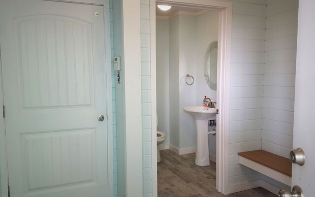 Gulf Pearl by RedAwning