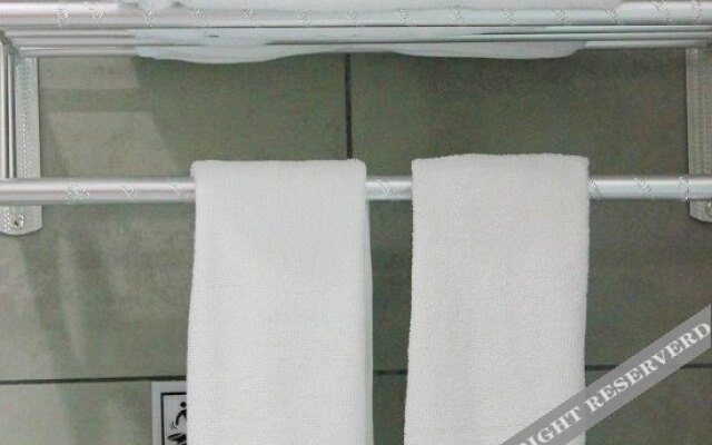 Yangguang Fashion Apartment (Baiyun Avenue Bei'an Huahui Branch)