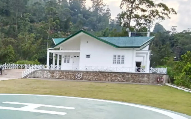 Mount Edge Riverside Hotel