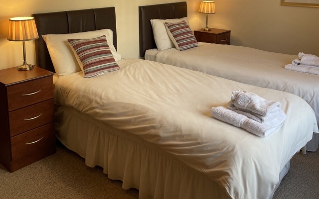 Coach House 5