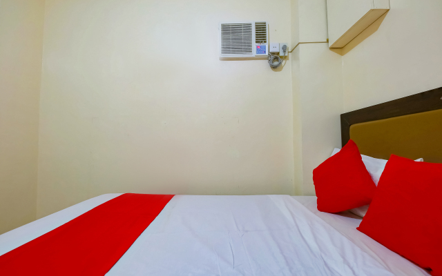 OYO 431 Apollo 11 Apartelle