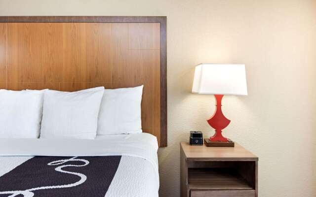 La Quinta Inn & Suites by Wyndham DC Metro Capital Beltway