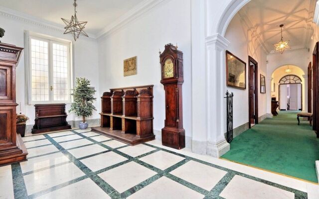 Prestigious Apartment Via Veneto