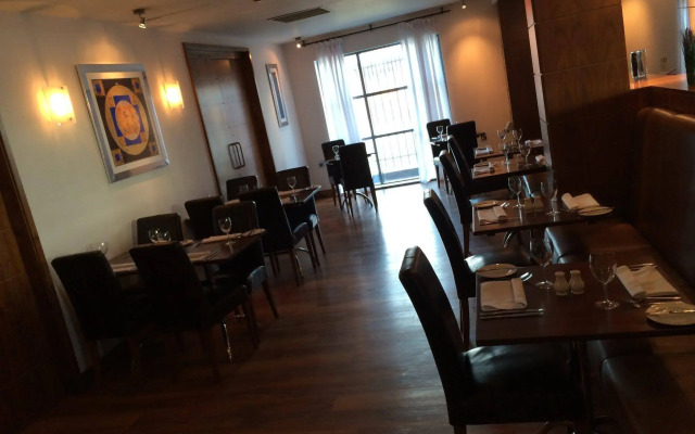 Holiday Inn Manchester-Central Park by IHG