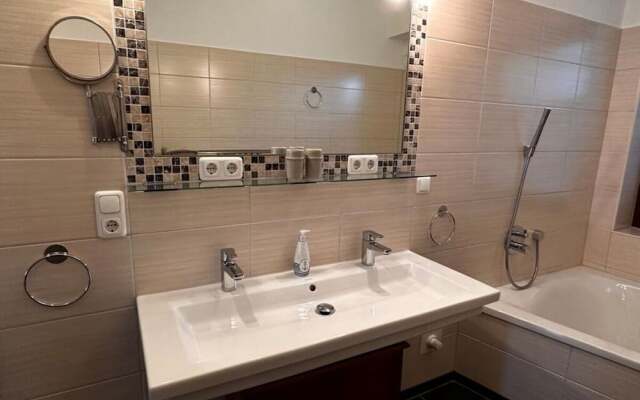 Habel Modern Retreat