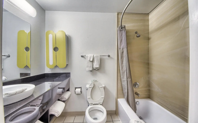 Studio 6 San Antonio, TX - Medical Center