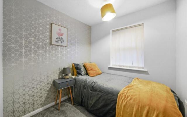 Tayberry Close Contractors & Leisure Apartment by Leecroft Stays