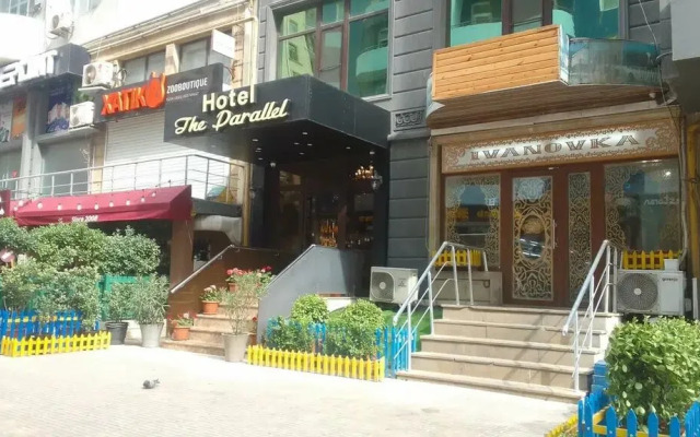 Parallel Hotel
