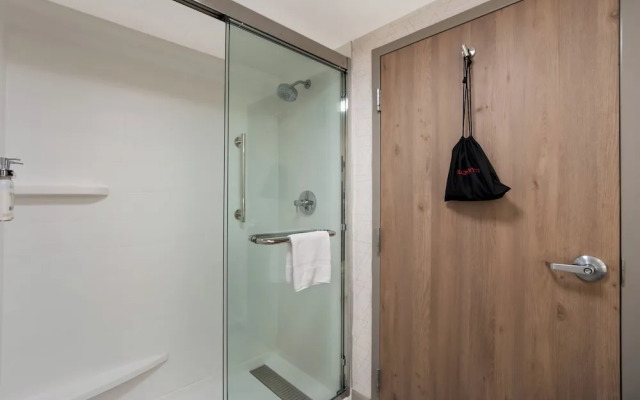 Holiday Inn Express & Suites Lexington by IHG