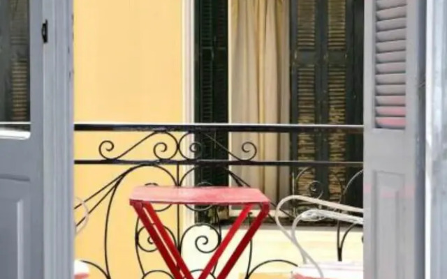 Antisthenes Apartments