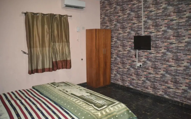 Evaville Hotel N Lounge