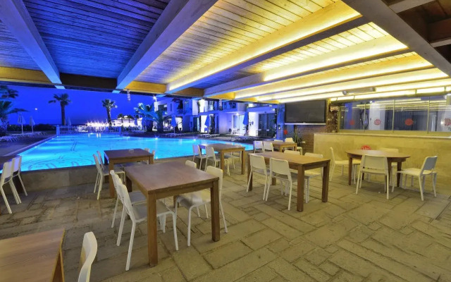 Lugga Boutique Hotel & Beach