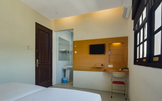 ZEN Rooms Basic Kupang Baru