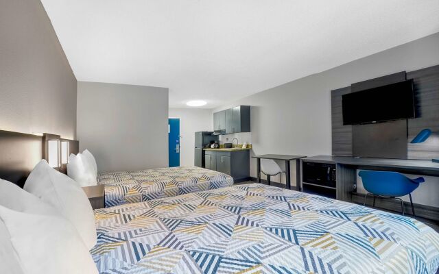 Studio 6 Duluth, GA - Near Gas South District