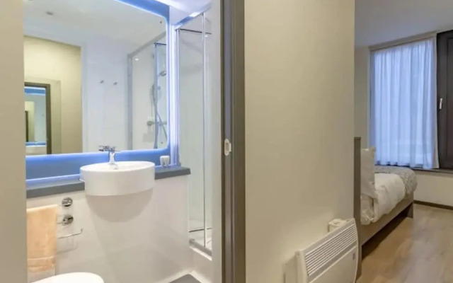 Modern Rooms in LEICESTER SK - Hostel
