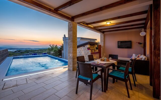 Holiday House Lucija