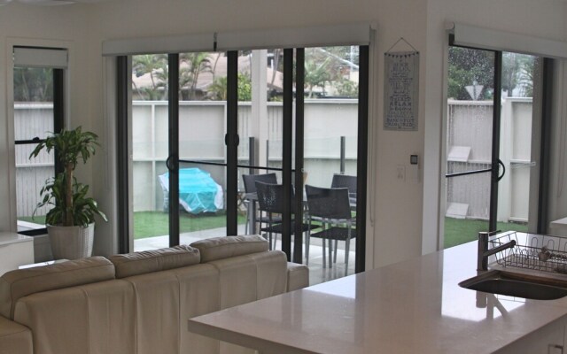 The Shae Luka Private Apartment