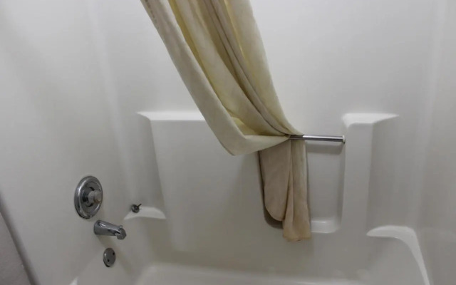 Select Inn Maple Grove