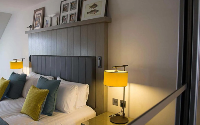 The Waterside Hotel