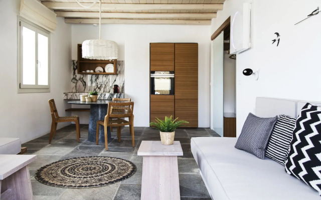 Hide out Suites